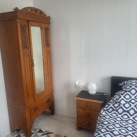 Number 17 B&B Fougerolles-du-Plessis 外观 照片